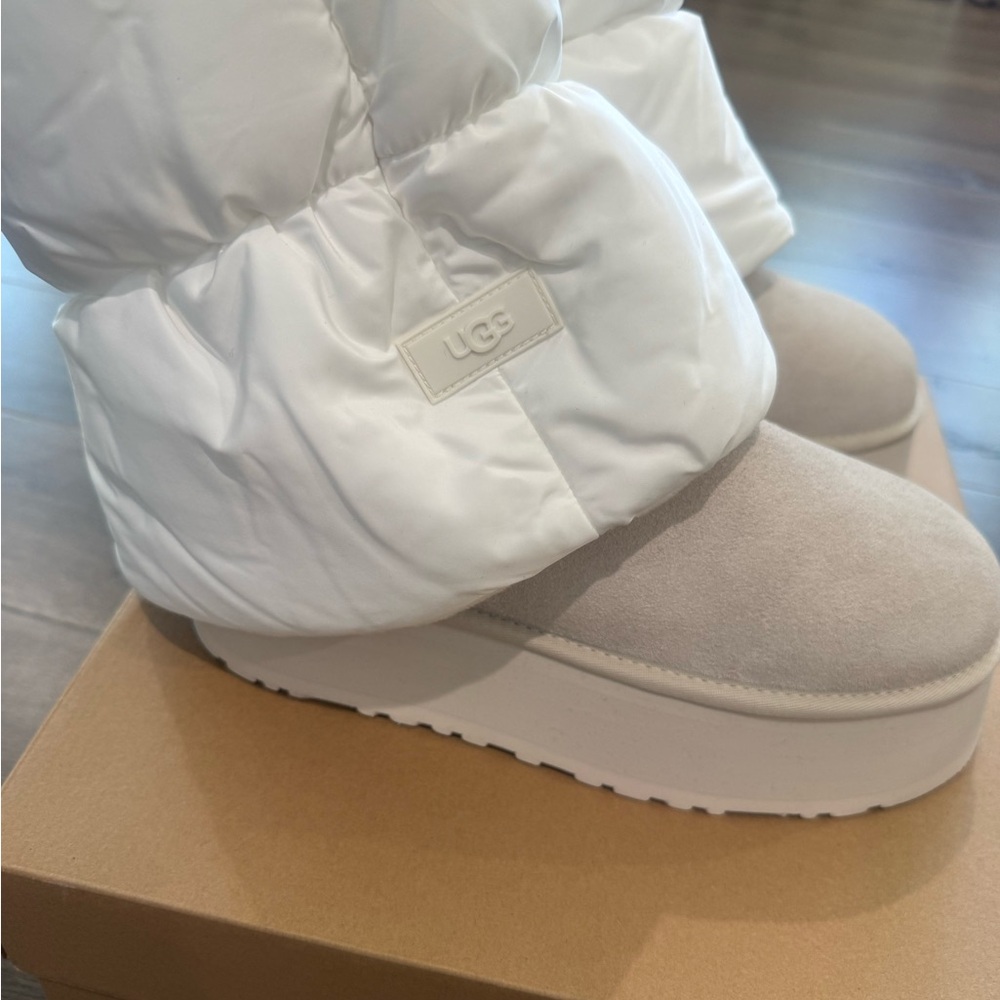 UGG White and Cream Men's Footwear - Picture 2 of 8